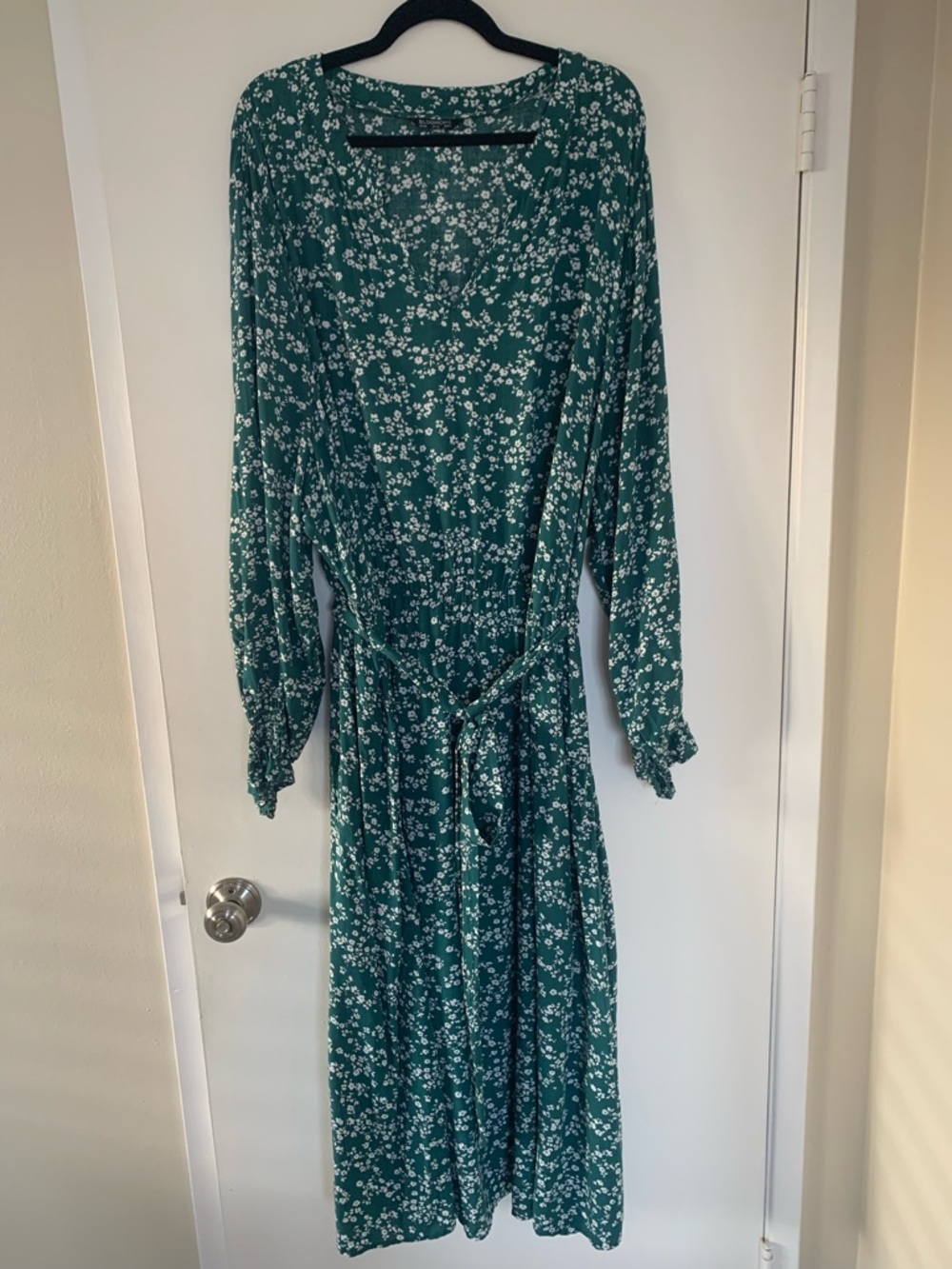 Bloomchic Plus Size 30 Green Floral Long Sleeve V Neck Boho Dress With Sash/Belt